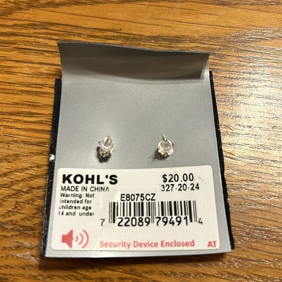 BNWT primrose earrings - Picture 2 of 2